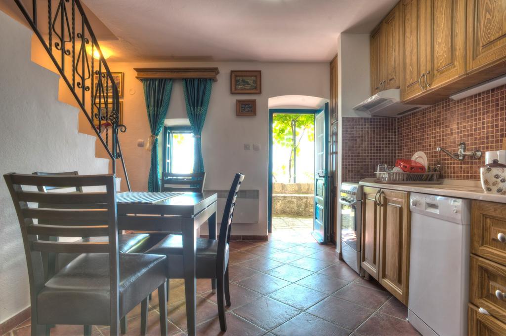 Holiday Home Neda Sveti Stefan Bilik gambar